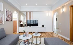 Old Town Bucharest, Lovely 2 Bedrooms Apartment